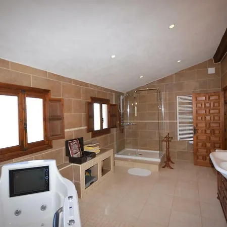 Luxury Large Country Manor House *